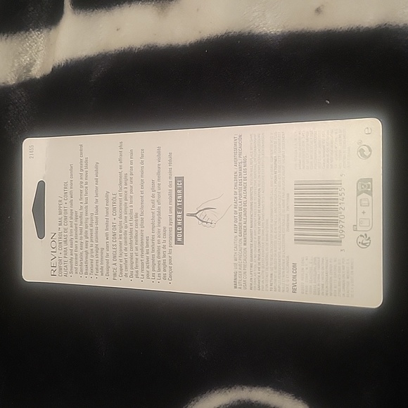Revlon Comfort + Control Nail Nipper - Picture 2 of 3